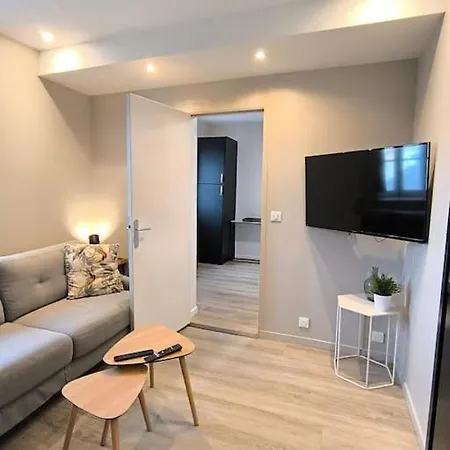 2 Pieces Perle Sur La Place Morny Refait A Neuf