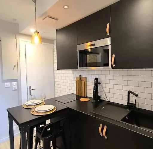 2 Pieces Perle Sur La Place Morny Refait A Neuf Apartman