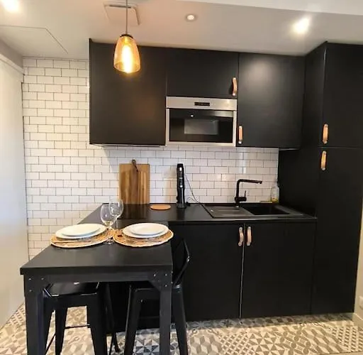 Apartman 2 Pieces Perle Sur La Place Morny Refait A Neuf *