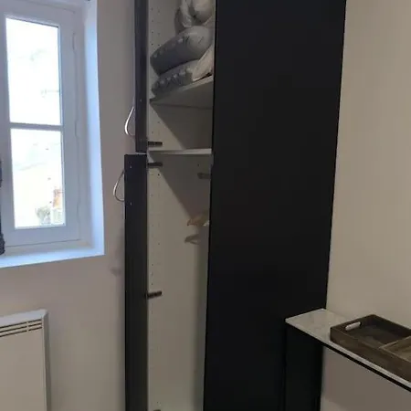 2 Pieces Perle Sur La Place Morny Refait A Neuf Appartement Deauville