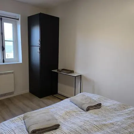 2 Pieces Perle Sur La Place Morny Refait A Neuf Appartement *