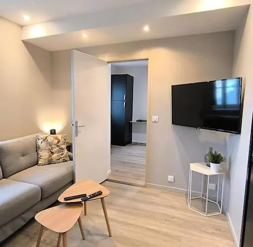 2 Pieces Perle Sur La Place Morny Refait A Neuf