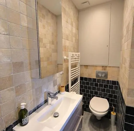 2 Pieces Perle Sur La Place Morny Refait A Neuf