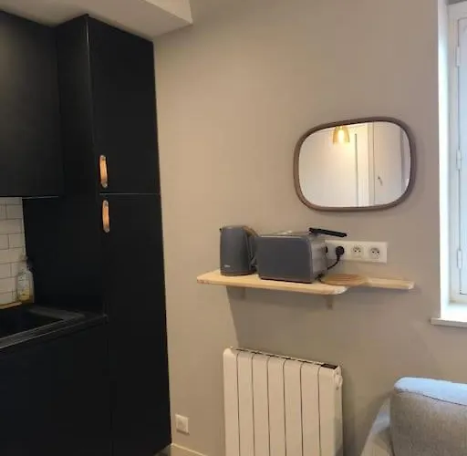 2 Pieces Perle Sur La Place Morny Refait A Neuf Apartment